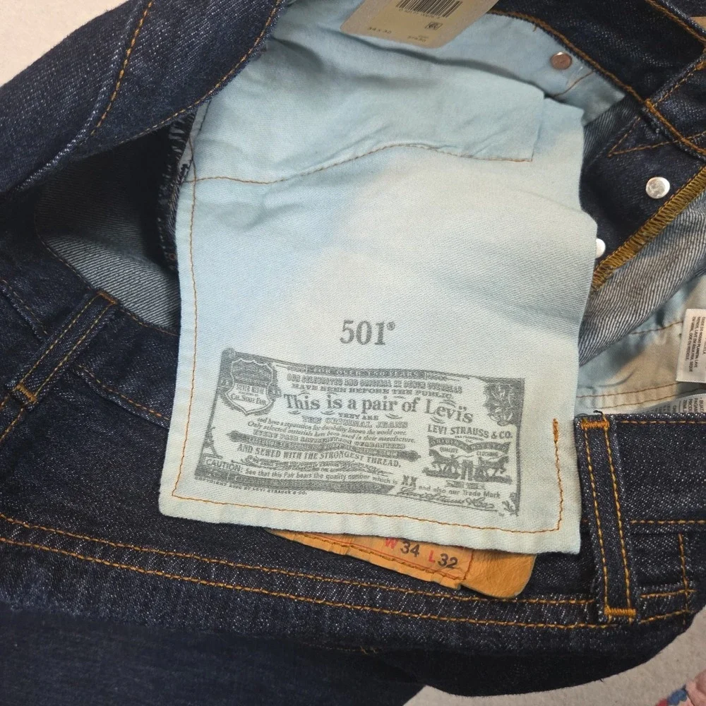 Levi's 501 Original Fit Men's Jeans Button Fly Dark Blue Denim 34x32 NWT Cowboy